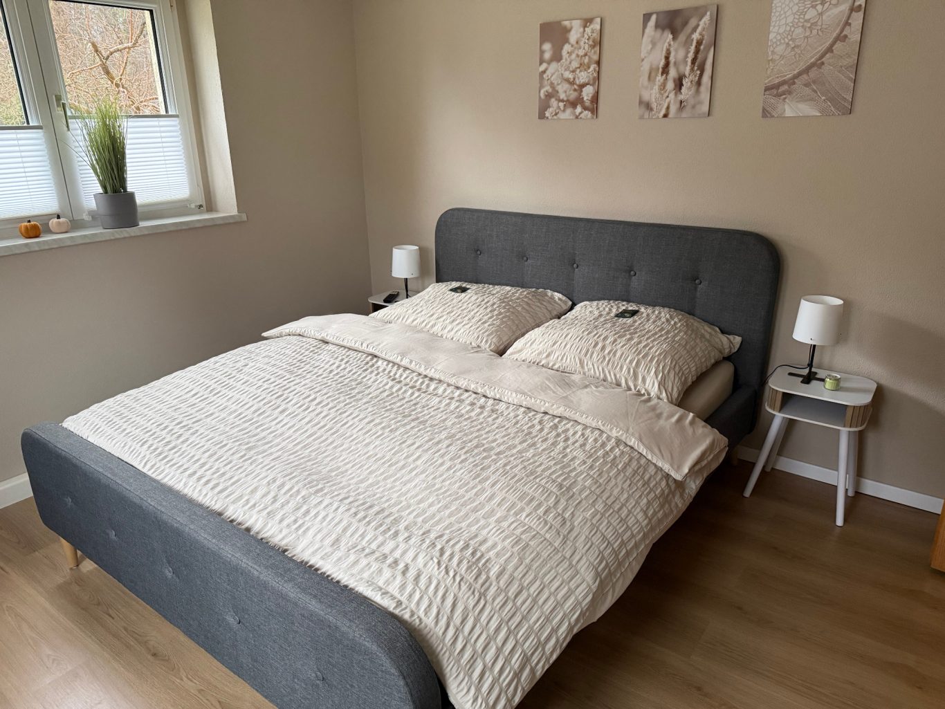 Schlafzimmer 1 mit TV